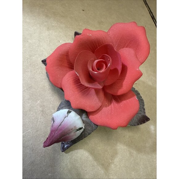 Vintage Capodimonte Porcelain Red Rose Figurine Handmade Floral Sculpture Italy - Picture 9 of 9